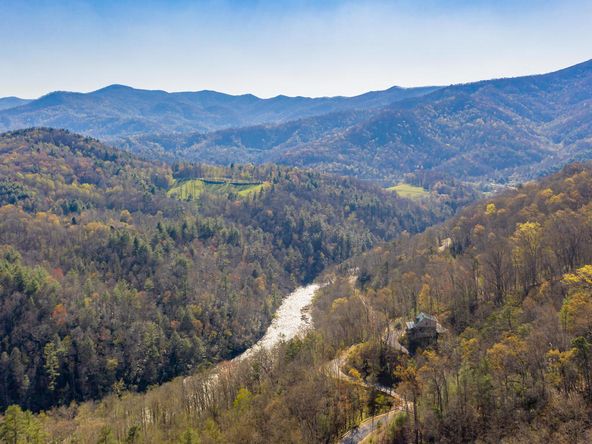 Majors Estate: 1610 Perth Rd, Clyde, NC 28721